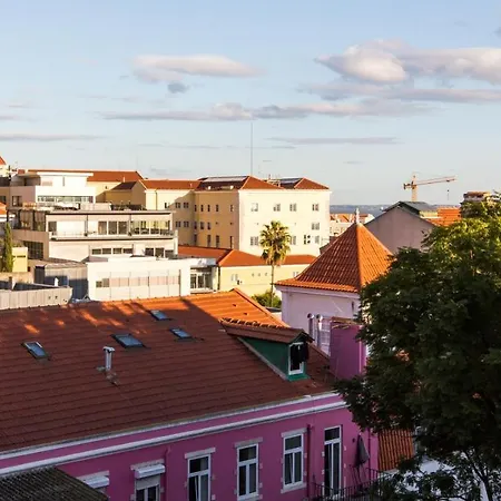 Apartment Plum Guide - Word For Word Lissabon